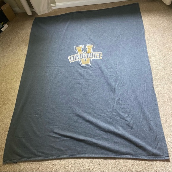Vanderbilt Commodores Sweatshirt Blanket Throw MV Sport 72” x 58” Gray Charcoal - Picture 2 of 8